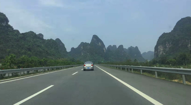 paysage de l'autoroute de Nanning à la cascade de Detian