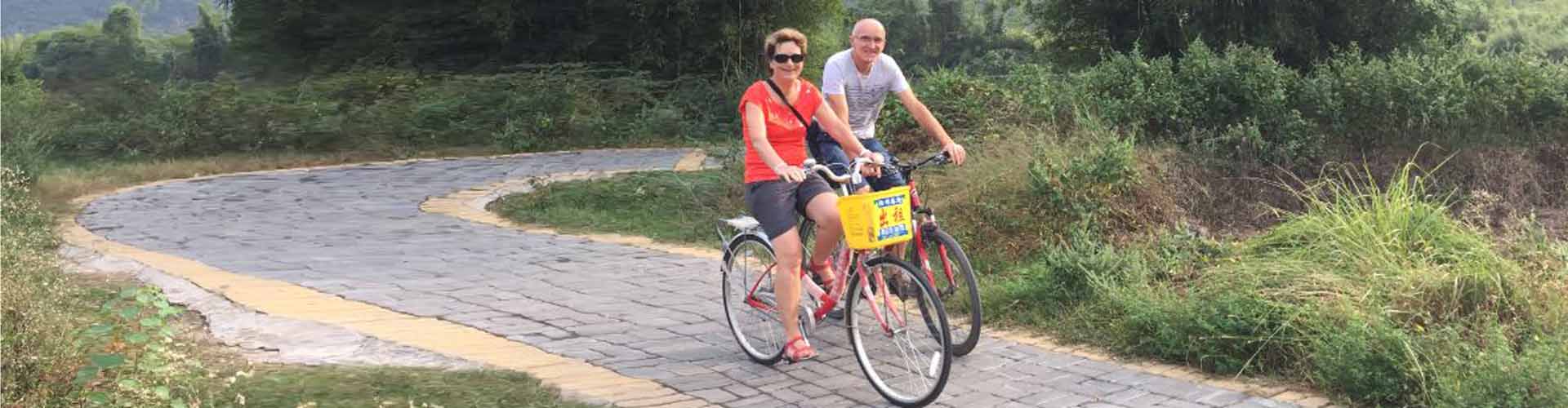 balade à vélo au bord de la rivière Yulong Yangshuo