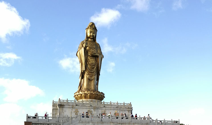 statue de Bouddhisateva Guanyin dans le mont Putuoshan